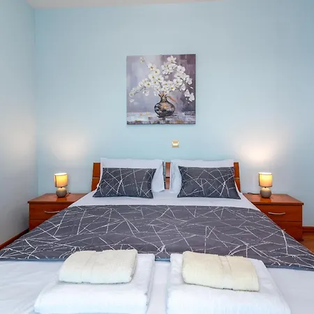 Ani Aparthotel