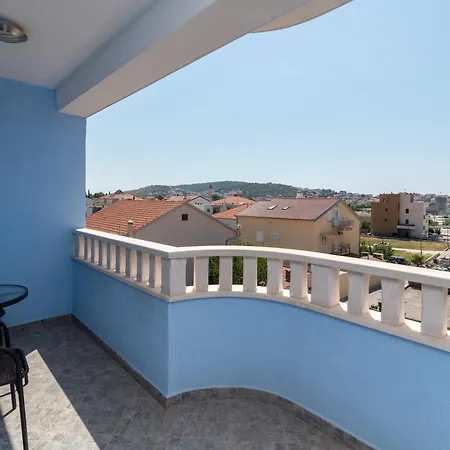 Aparthotel Ani *