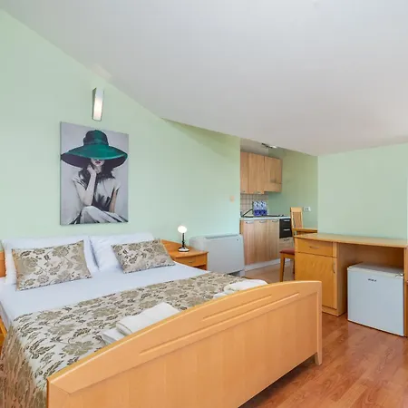 Aparthotel Ani Trogir