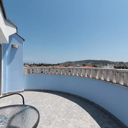Aparthotel Ani